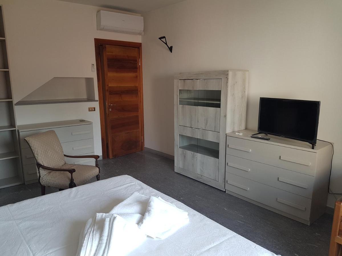 La Beola E Il Noce Hotel Monza Bagian luar foto